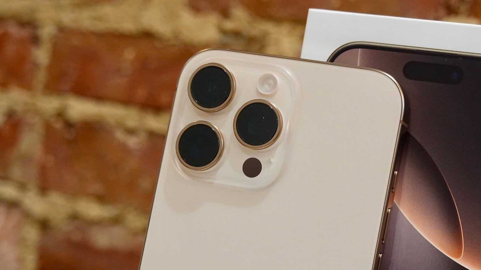 iPhone 17 Pro sobrevive a una caída libre de más de 1 kilómetro desde una avioneta