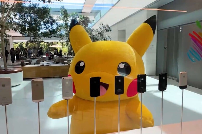 Pikachu asalta el Apple Park en una visita viral junto a Tim Cook