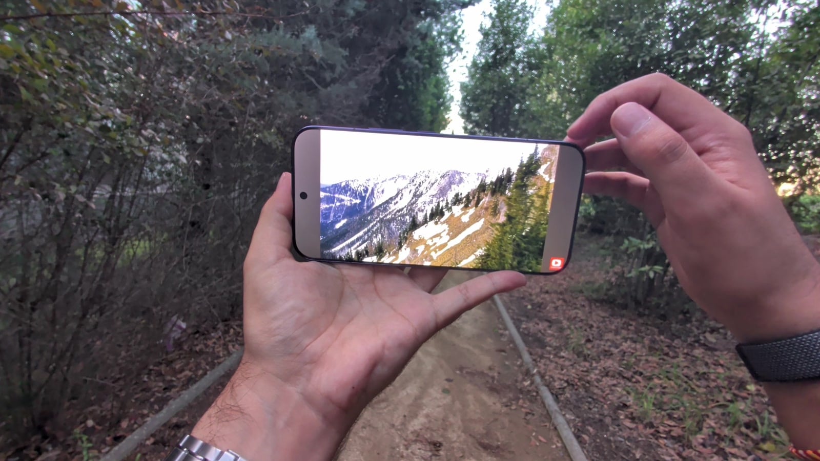 Panel AMOLED LTPO de 6,9 pulgadas con un pico de 4000 nits