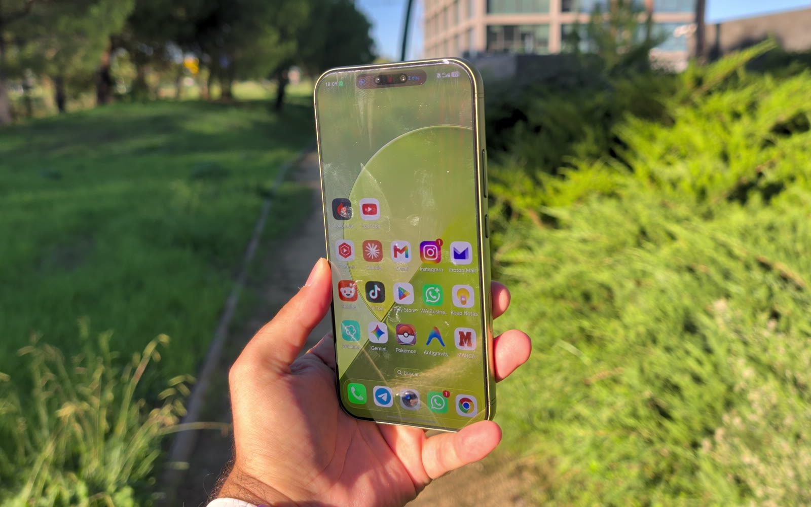 El Honor Magic 9 Pro Max a pleno sol: la pantalla se sigue viendo perfectamente