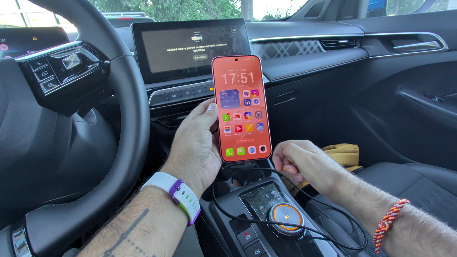 Oppo Find X10 Pro Max funcionando con Android Auto en el coche